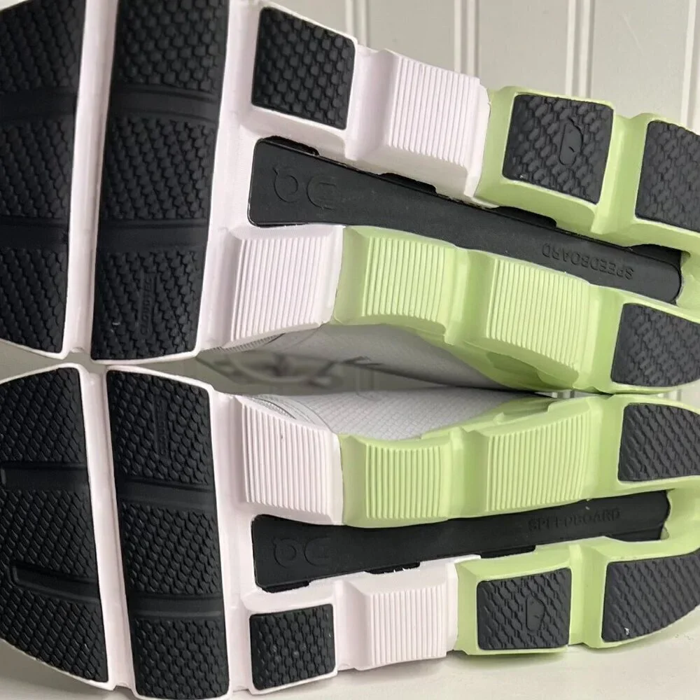 On Running Cloudflyer 4 Sneaker in Glacier/Meadow Color Size  14